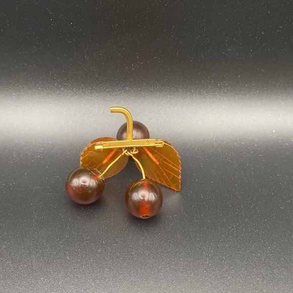 Vintage Amber Golden Cherry Brooch - Picture 2 of 2